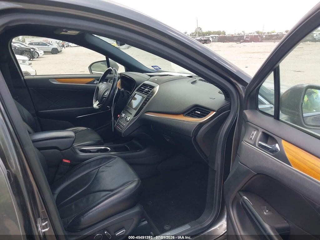 5LMCJ3C91KUL25945 2019 LINCOLN MKC photo no. 5