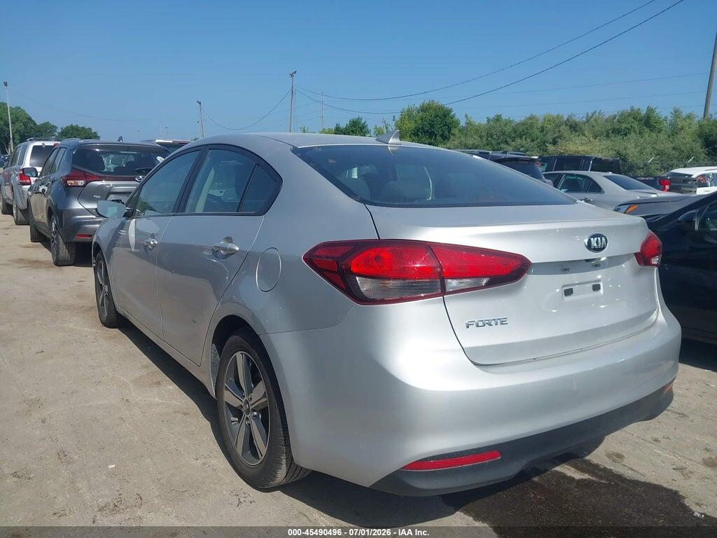 3KPFL4A79JE249801 2018 KIA FORTE photo no. 3