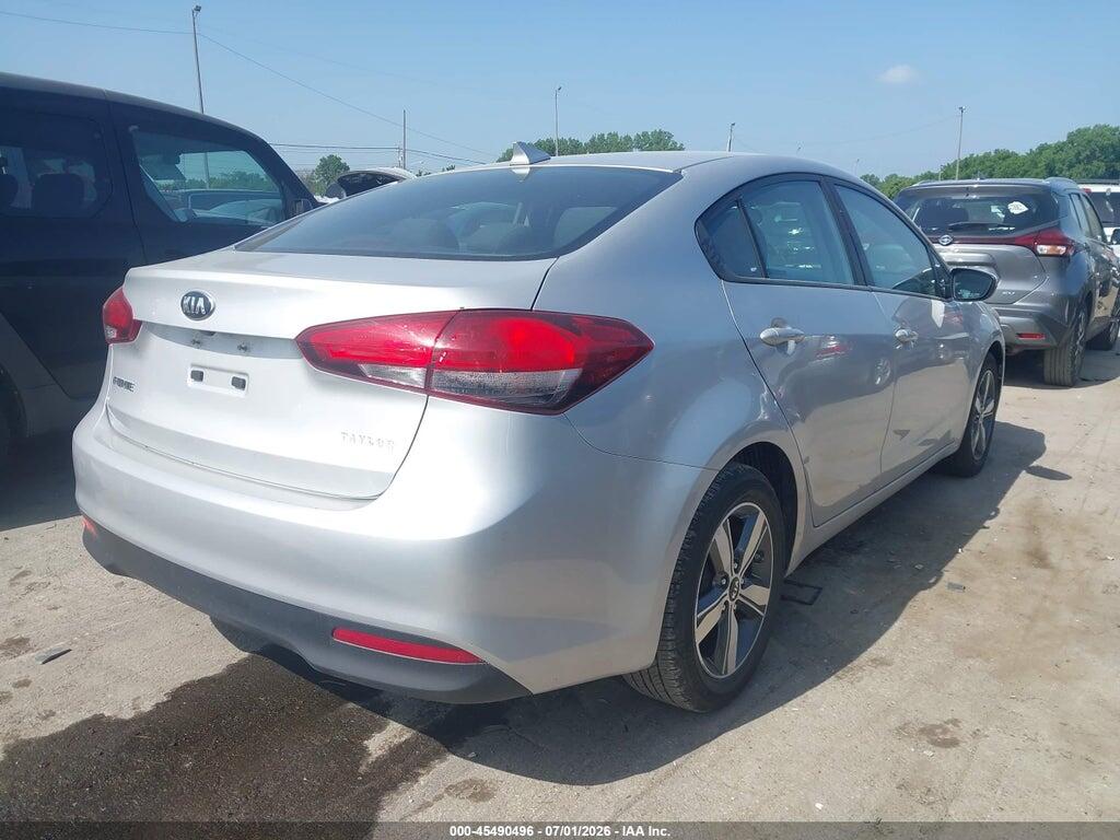 3KPFL4A79JE249801 2018 KIA FORTE photo no. 4