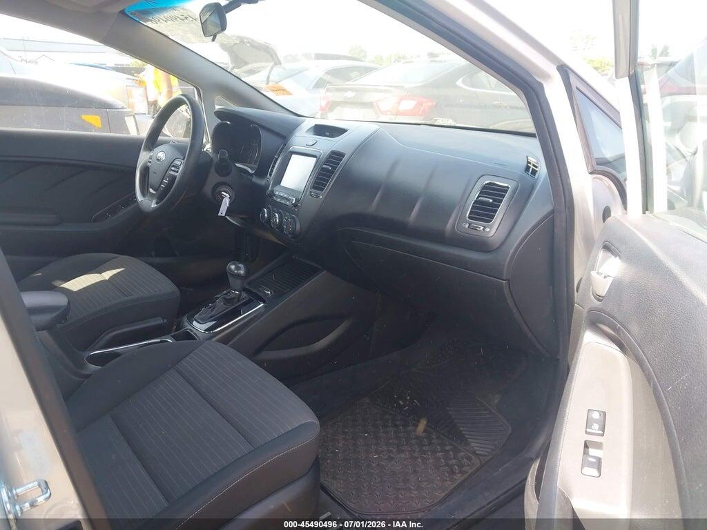 3KPFL4A79JE249801 2018 KIA FORTE photo no. 5