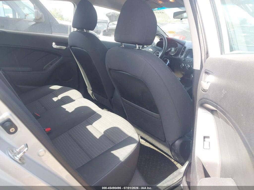 3KPFL4A79JE249801 2018 KIA FORTE photo no. 8