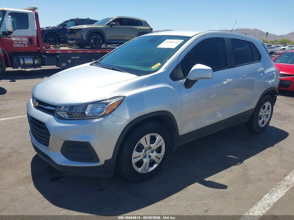 KL7CJKSB4JB608272 2018 CHEVROLET TRAX photo no. 2
