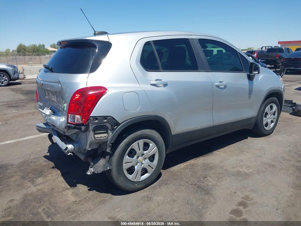 KL7CJKSB4JB608272 2018 CHEVROLET TRAX photo no. 4