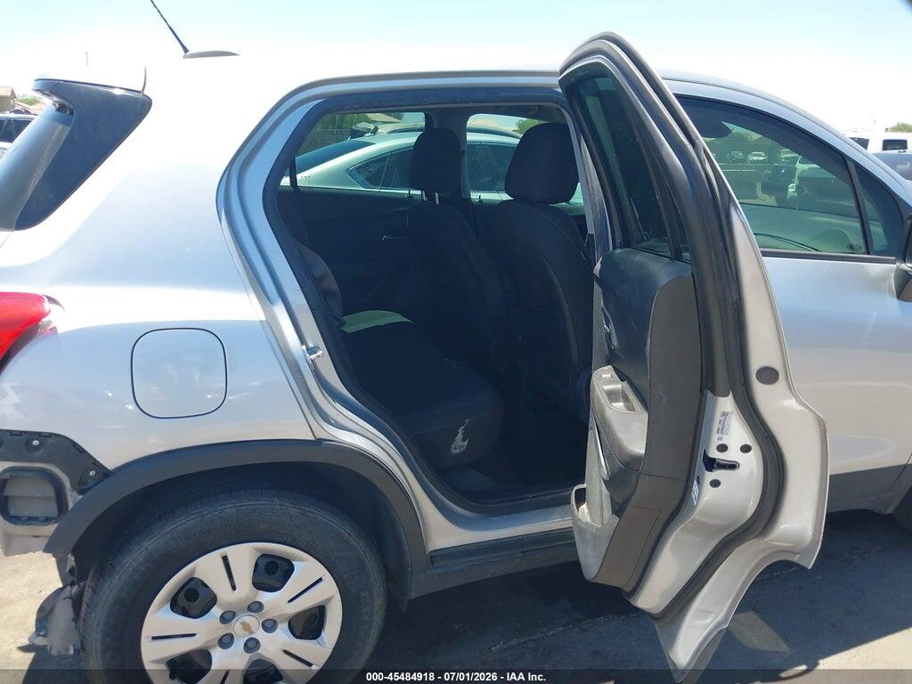 KL7CJKSB4JB608272 2018 CHEVROLET TRAX photo no. 8