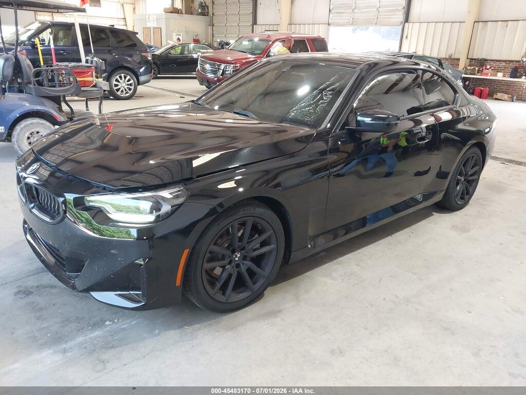 3MW23CM06N8C49196 2022 BMW 230 photo no. 2