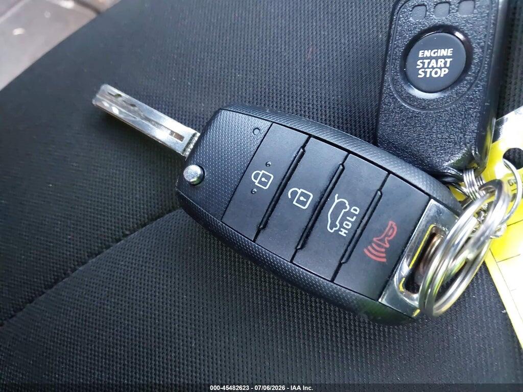 KNDJN2A2XG7325466 2016 KIA SOUL photo no. 11