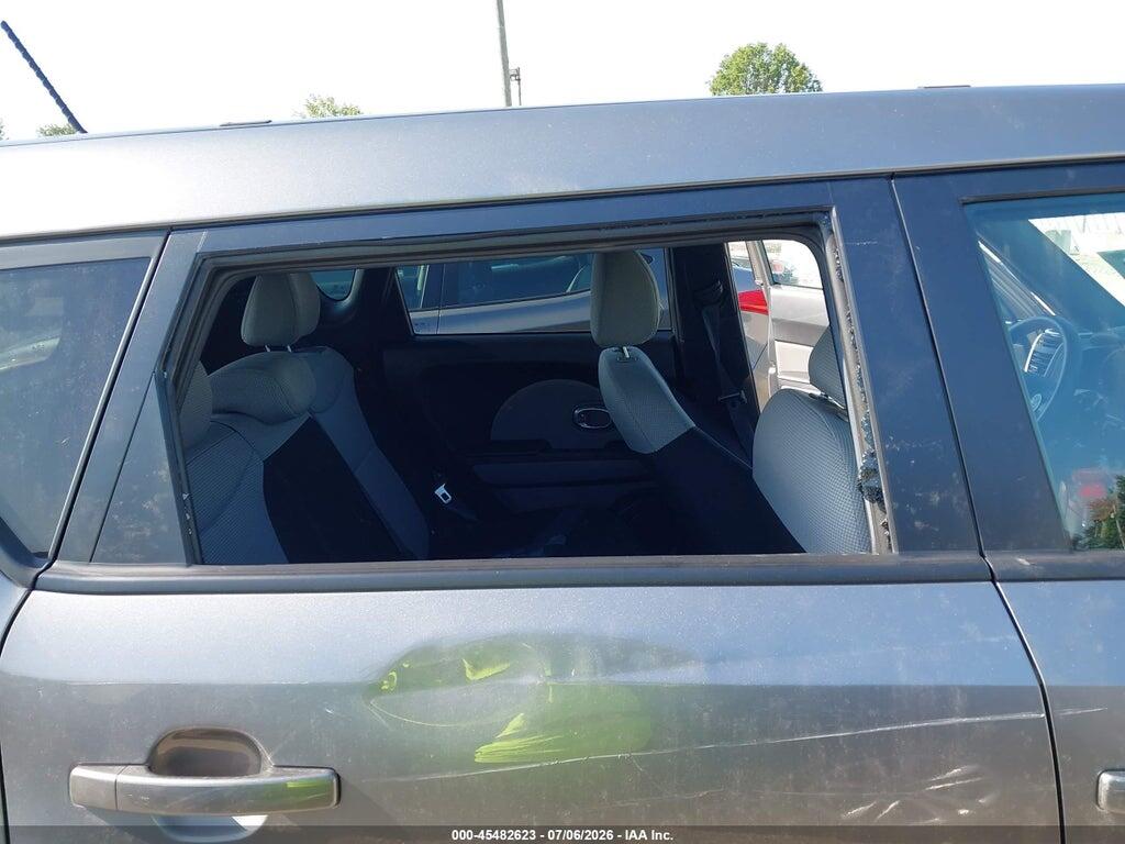 KNDJN2A2XG7325466 2016 KIA SOUL photo no. 6