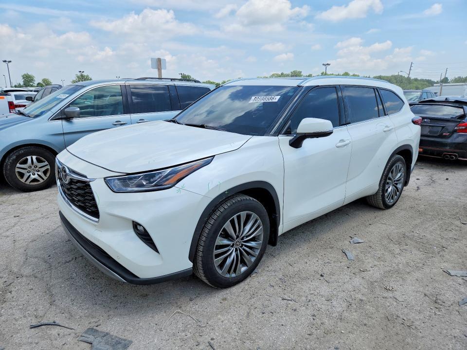 2021 TOYOTA HIGHLANDER PLATINUM