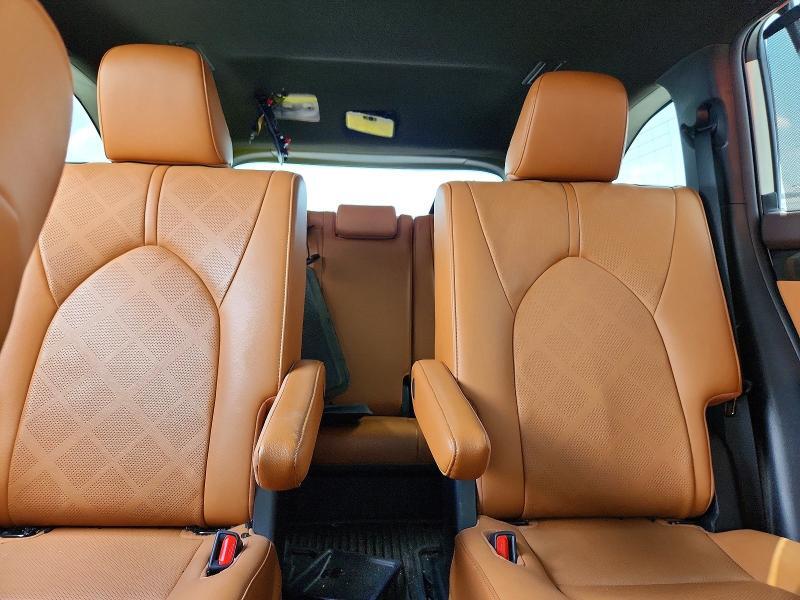 2021 TOYOTA HIGHLANDER PLATINUM — Фото 10 из 13