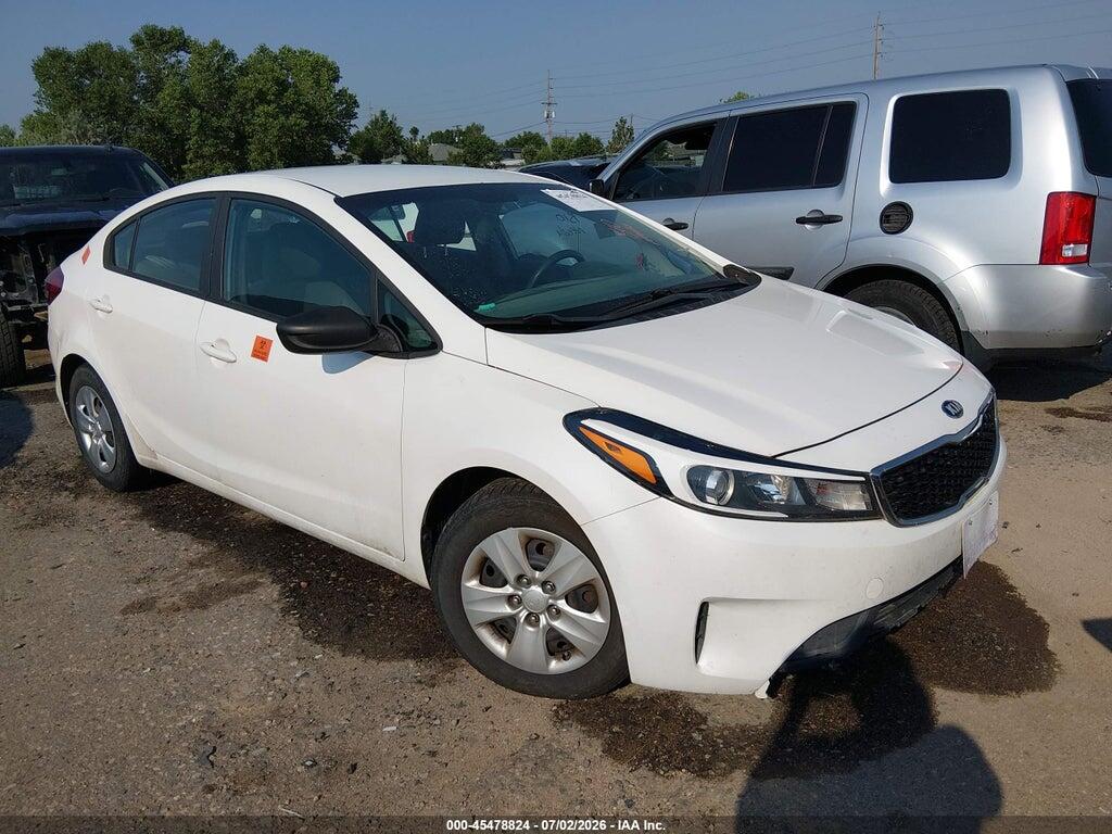 3KPFL4A74HE096562 2017 KIA FORTE photo no. 1
