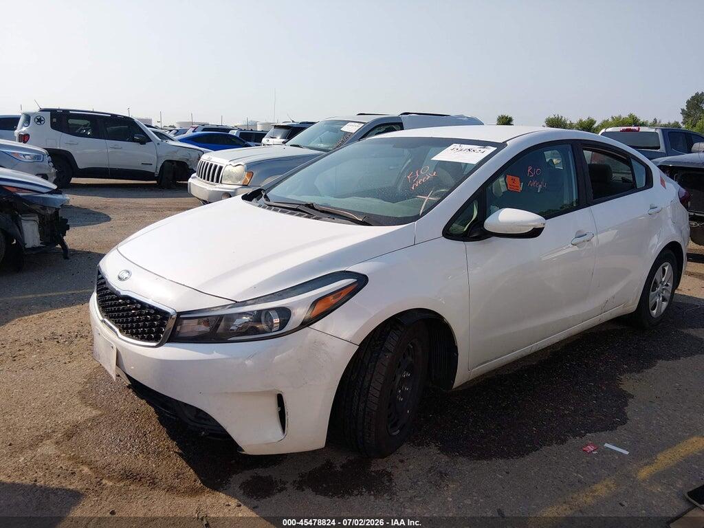 3KPFL4A74HE096562 2017 KIA FORTE photo no. 2