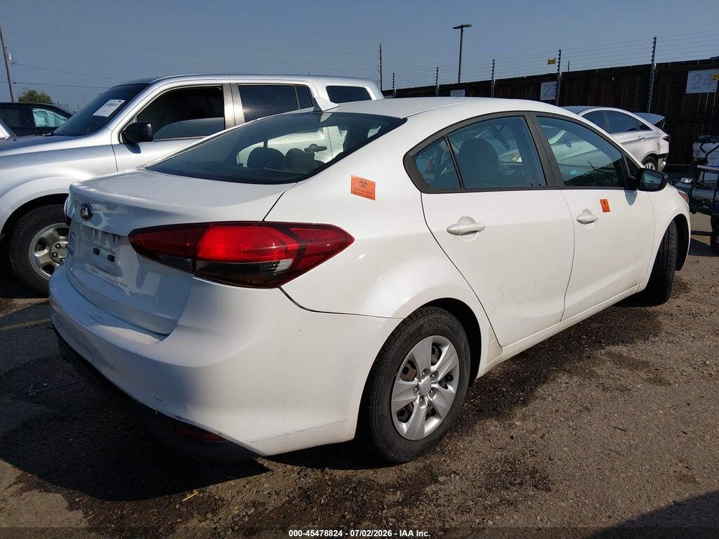 3KPFL4A74HE096562 2017 KIA FORTE photo no. 4