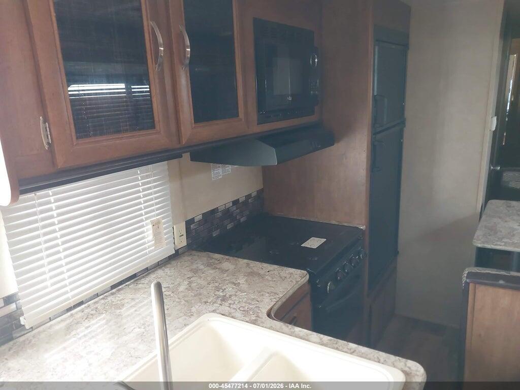 4X4TWDD23G7352824 2016 FOREST RIVER 310BHI photo no. 7