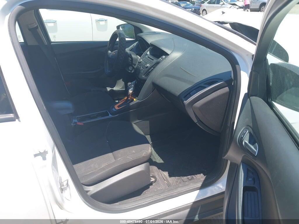 1FADP3K23GL345454 2016 FORD FOCUS photo no. 5