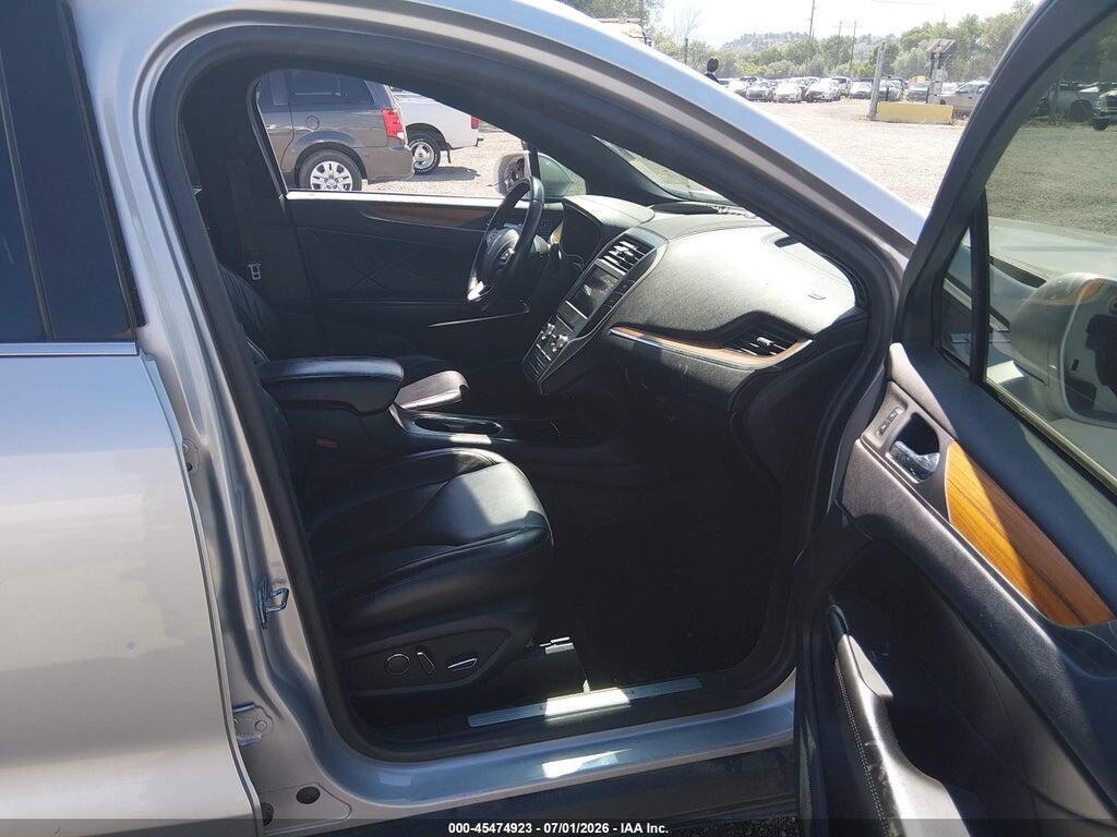 5LMCJ2D98HUL71032 2017 LINCOLN MKC photo no. 5
