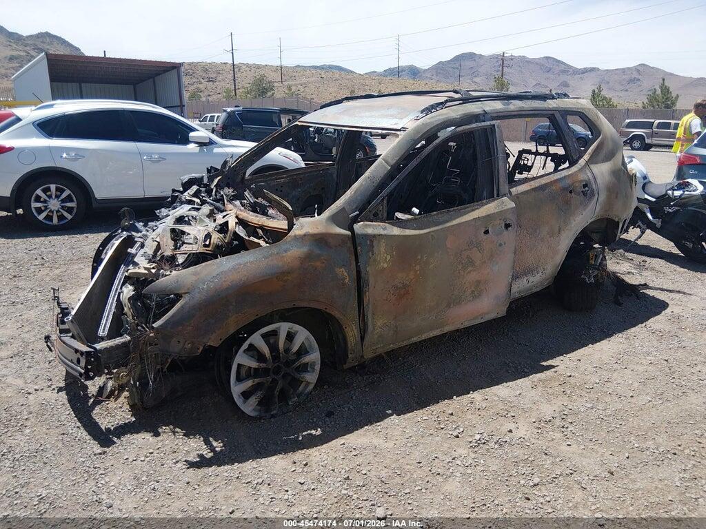 5N1AT2MV5LC737531 2020 NISSAN ROGUE photo no. 2
