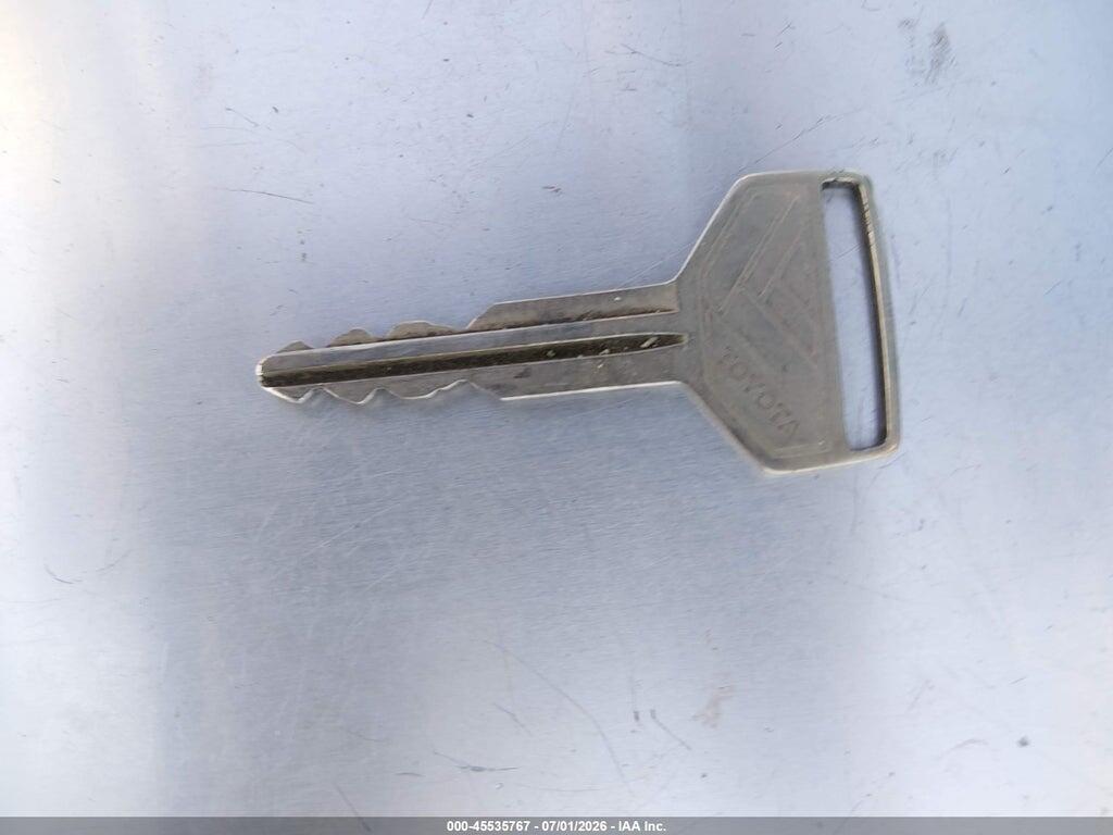 4TARN81A1PZ073863 1993 TOYOTA PICKUP photo no. 11