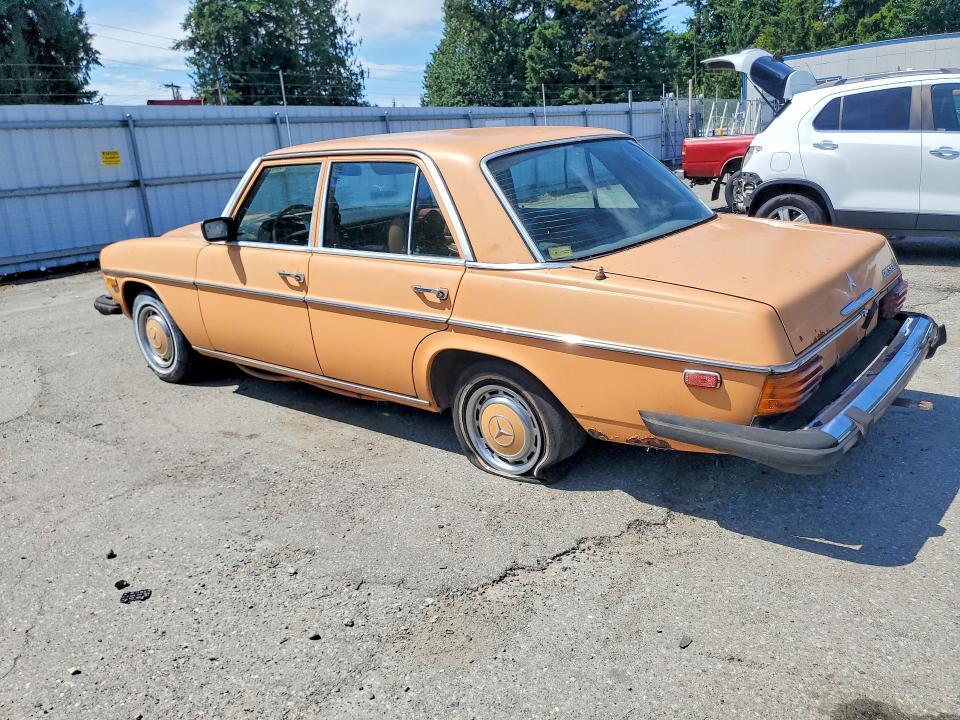 1976 MERCEDES-BENZ 240-CLASS — Фото 2 из 12