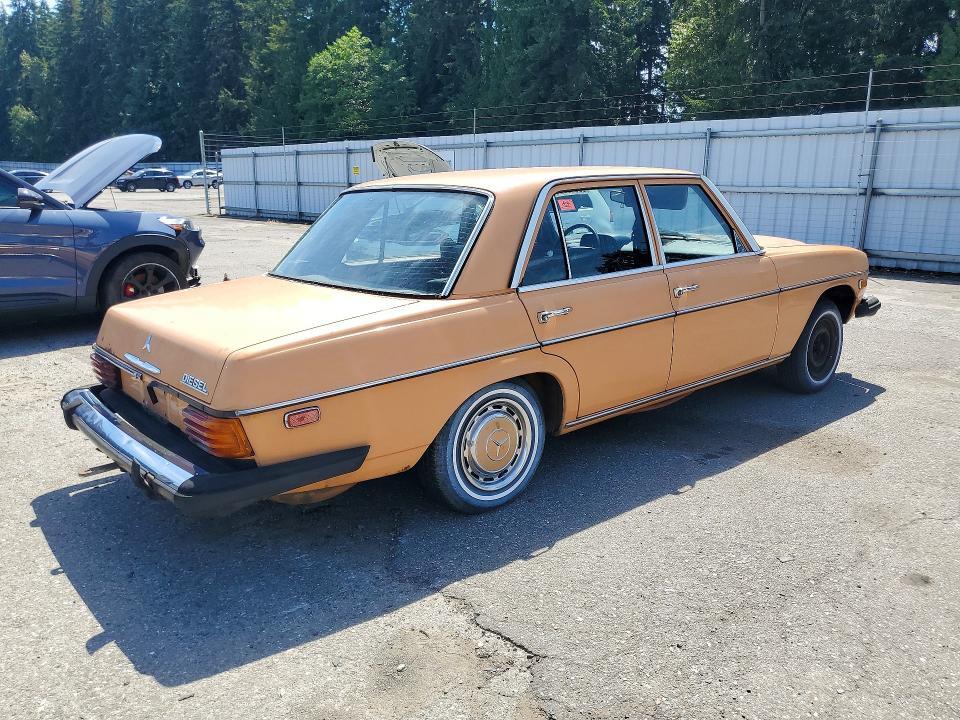 1976 MERCEDES-BENZ 240-CLASS — Фото 3 из 12