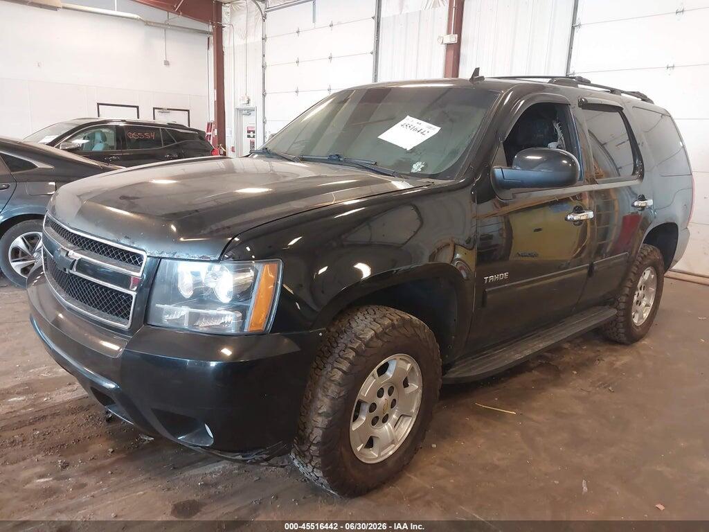1GNSKAE07DR100218 2013 CHEVROLET TAHOE photo no. 2
