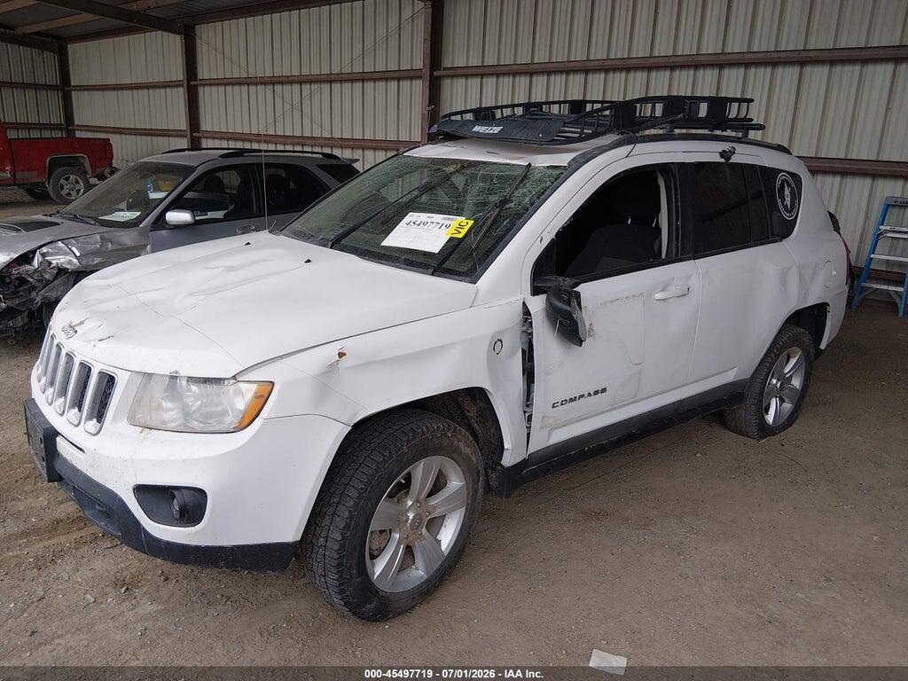 1J4NF1FBXBD135270 2011 JEEP COMPASS photo no. 2