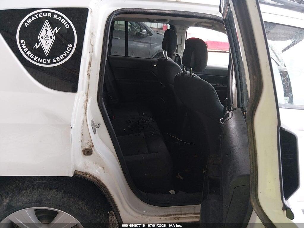 1J4NF1FBXBD135270 2011 JEEP COMPASS photo no. 8