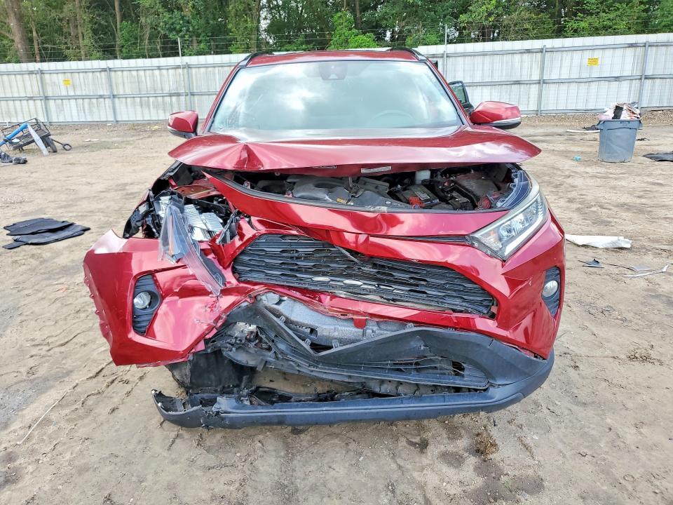 2021 TOYOTA RAV4 XLE — Фото 5 из 13