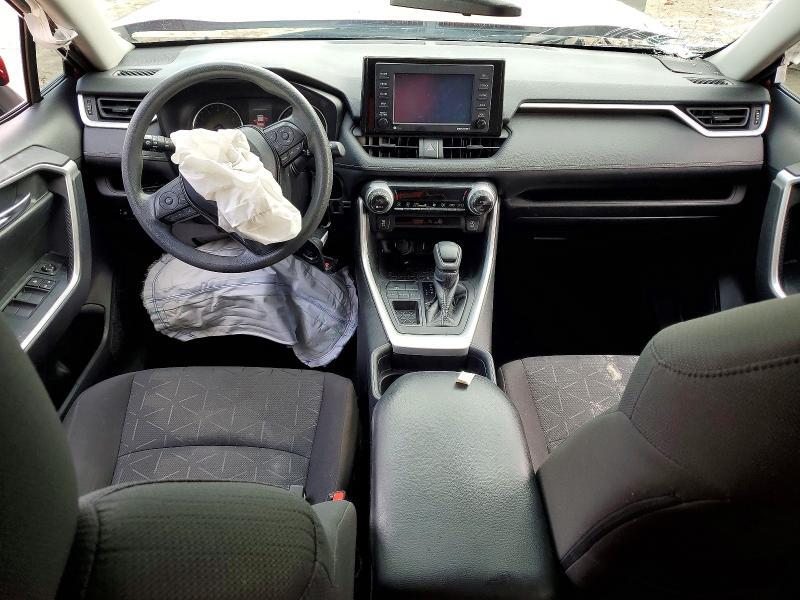 2021 TOYOTA RAV4 XLE — Фото 8 из 13