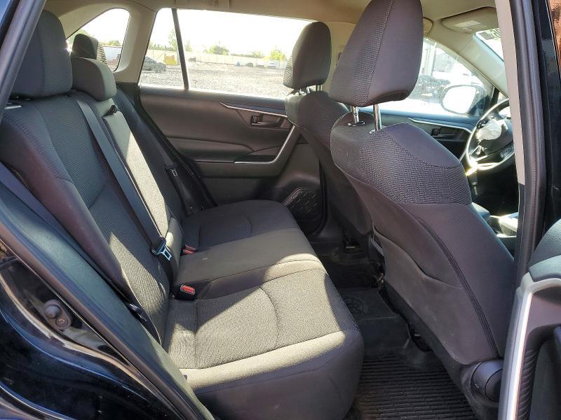 2021 TOYOTA RAV4 LE — Фото 11 из 13