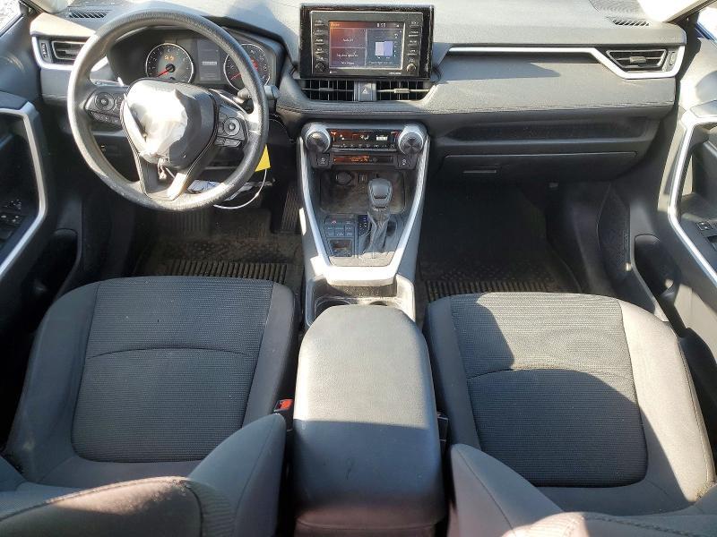 2021 TOYOTA RAV4 LE — Фото 8 из 13
