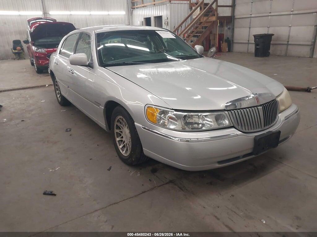 1LNHM82W41Y689434 2001 LINCOLN TOWN CAR photo no. 1