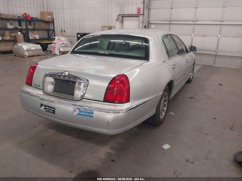 1LNHM82W41Y689434 2001 LINCOLN TOWN CAR photo no. 4