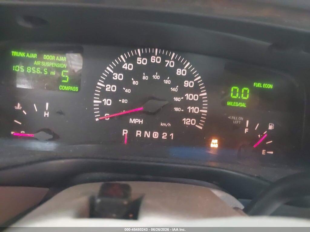 1LNHM82W41Y689434 2001 LINCOLN TOWN CAR photo no. 7