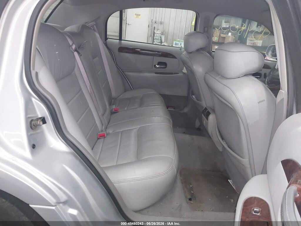 1LNHM82W41Y689434 2001 LINCOLN TOWN CAR photo no. 8
