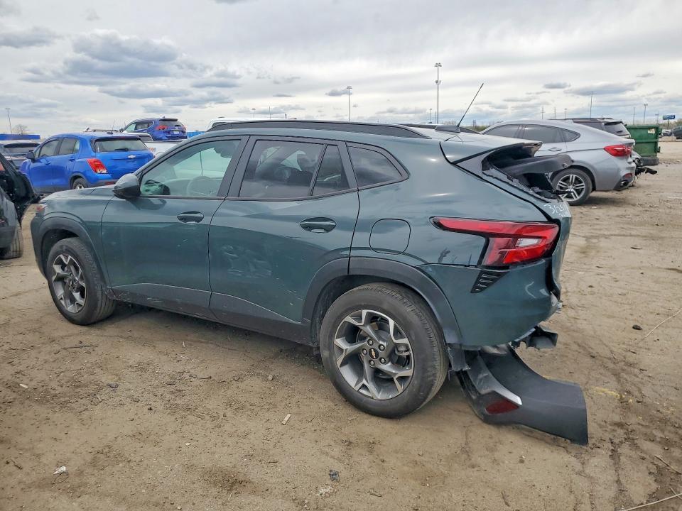 2025 CHEVROLET TRAX 1LT — Фото 2 из 13