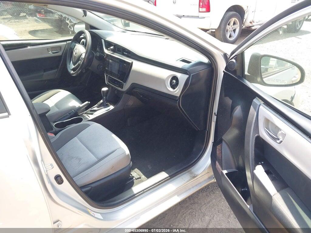 5YFBURHE4HP653384 2017 TOYOTA COROLLA photo no. 5