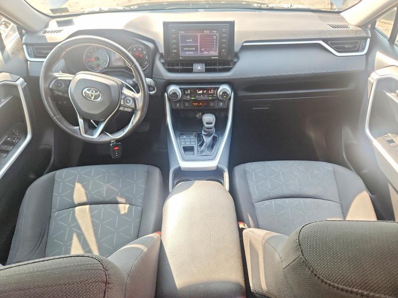2021 TOYOTA RAV4 XLE — Фото 8 из 13