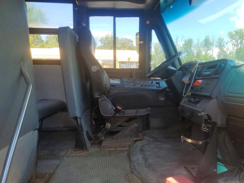 2011 THOMAS SAF-T-LINER C2 - SCHOOL BUS — Фото 5 из 10