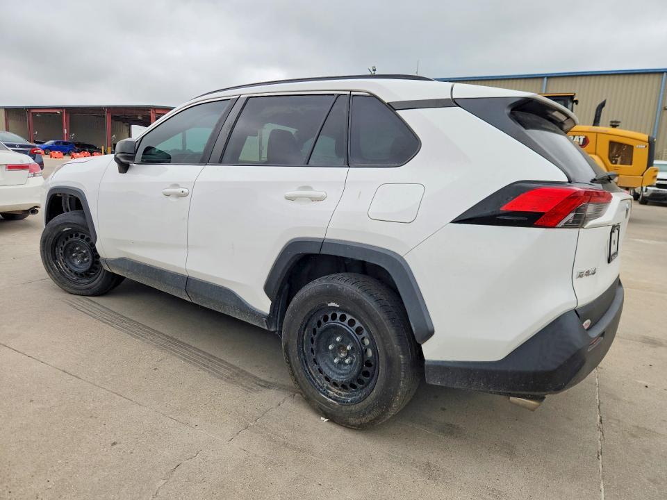 2021 TOYOTA RAV4 LE — Фото 2 из 13