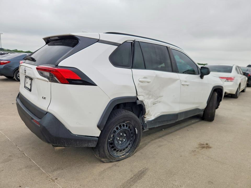 2021 TOYOTA RAV4 LE — Фото 3 из 13