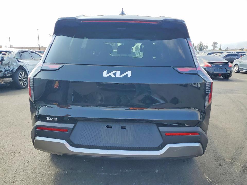 2026 KIA EV9 LIGHT — Фото 6 из 14