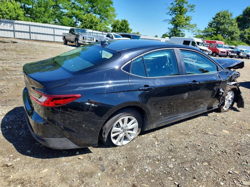 2026 TOYOTA CAMRY LE — Фото 3 из 12