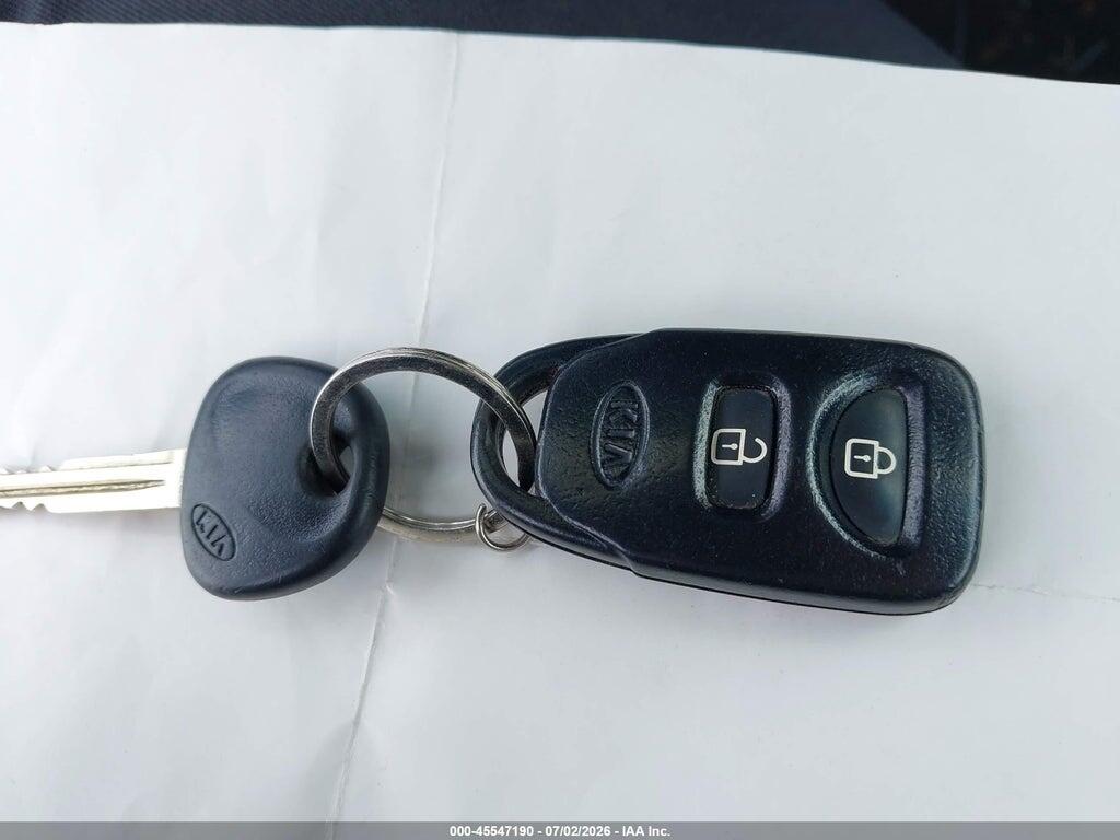 KNDJT2A29A7125675 2010 KIA SOUL photo no. 11