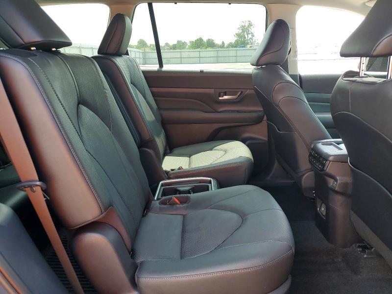 2026 TOYOTA GRAND HIGHLANDER LIMITED — Фото 11 из 13