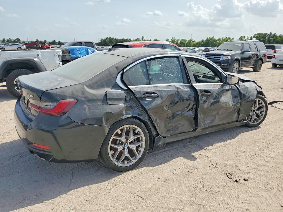 2025 BMW 330XI — Фото 3 из 12