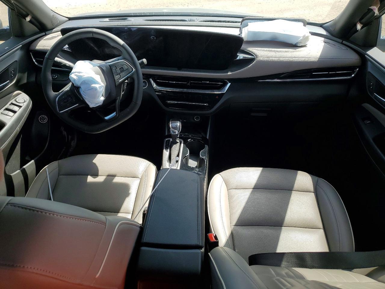 2025 BUICK ENVISTA AVENIR — Фото 8 из 12