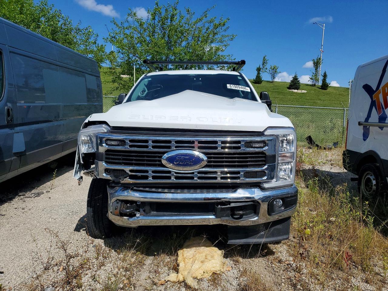 2025 FORD F-350 — Фото 5 из 12