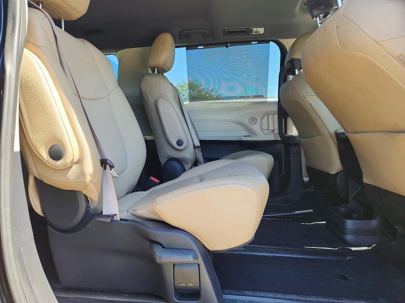 2021 TOYOTA SIENNA XLE — Фото 11 из 14