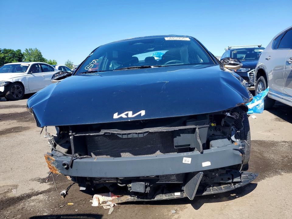 2025 KIA K4 GT LINE — Фото 5 из 13