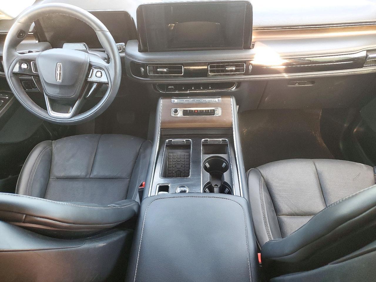 2025 LINCOLN AVIATOR RESERVE — Фото 8 из 13